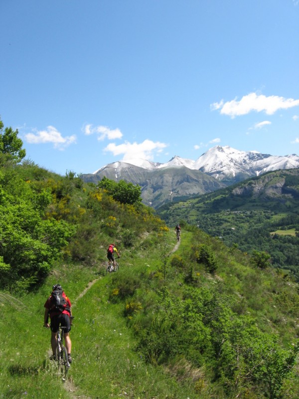 Autapie : Traversée roulante de l'ancienne spéciale du Dimanche de la tribe 10000