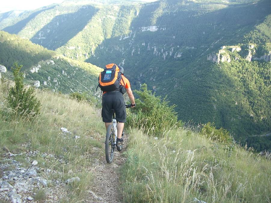 La chaudasse : Départ de la descente sur Ste Enimie