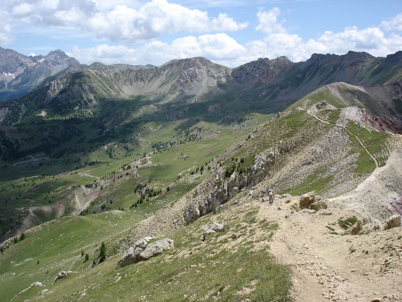 #9 Sur la crête : Superbe descente, un peu aérienne... Sur la crête : Superbe descente, un peu aérienne...