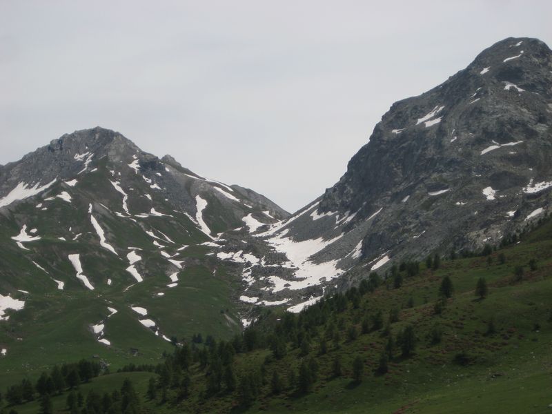#5 Col d Col d'Urine : Encore de bons névés mais le sentier est plutôt bien placé.