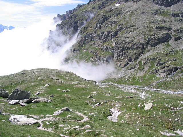 #18 descente suite : le sentier avant d descente suite : le sentier avant d'arriver dans la partie escarpée