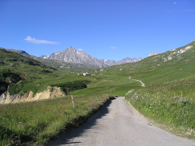 route mise en jambe : route vers le refuge du Petit Mont-Cenis