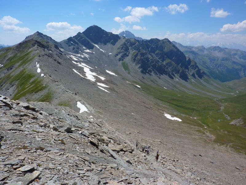 Pic de Malrif : Fin du portage avec vue sur le col de Malrif