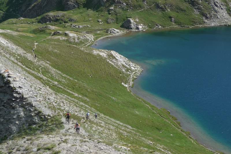 Crête de Malrif : Descente sur le lac du Malrif