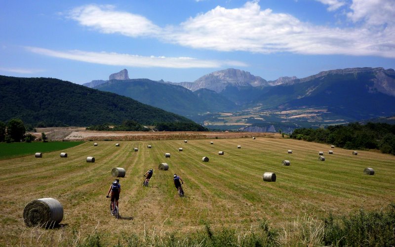 #8 Freeride agricole : On trouve toujours à s Freeride agricole : On trouve toujours à s'amuser en VTT ;-)