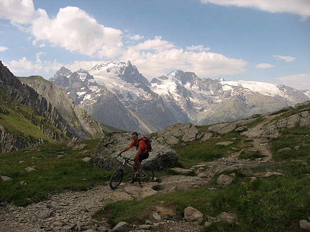#2 Accès au Lac du Goléon : Enfin le plat juste avant le lac Accès au Lac du Goléon : Enfin le plat juste avant le lac