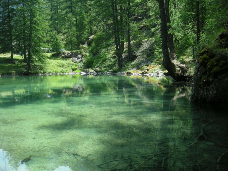 #1 Le Lauzet : et son lac d Le Lauzet : et son lac d'émeraude magique