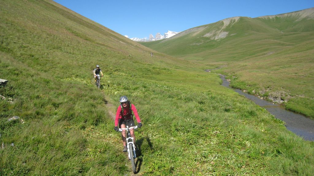 #27 AnneCé et Loïc : sous le regard des Aiguilles d AnneCé et Loïc : sous le regard des Aiguilles d'Arves