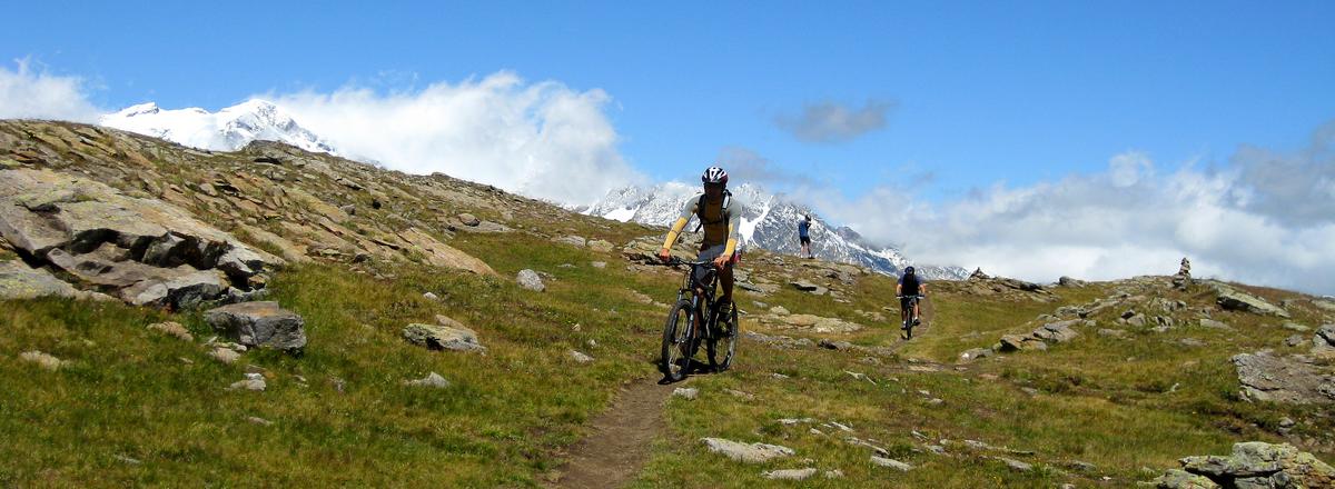 #1 Descente sur le Lac Noir : Les Gdes Rousses encore un peu ennuagées Descente sur le Lac Noir : Les Gdes Rousses encore un peu ennuagées