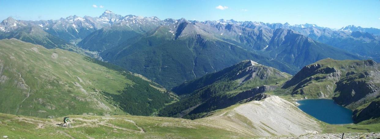 Guillaume : Guillaume arsouille sur les crêtes, sous l'œil vigilant du maître VISO