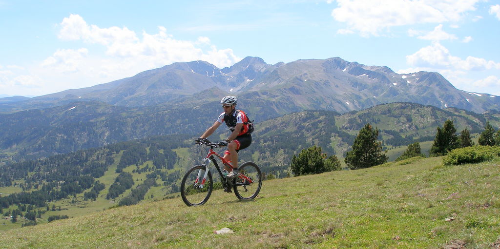 #6 En montant sur le Pam : avec le Carlit en toile de fond En montant sur le Pam : avec le Carlit en toile de fond
