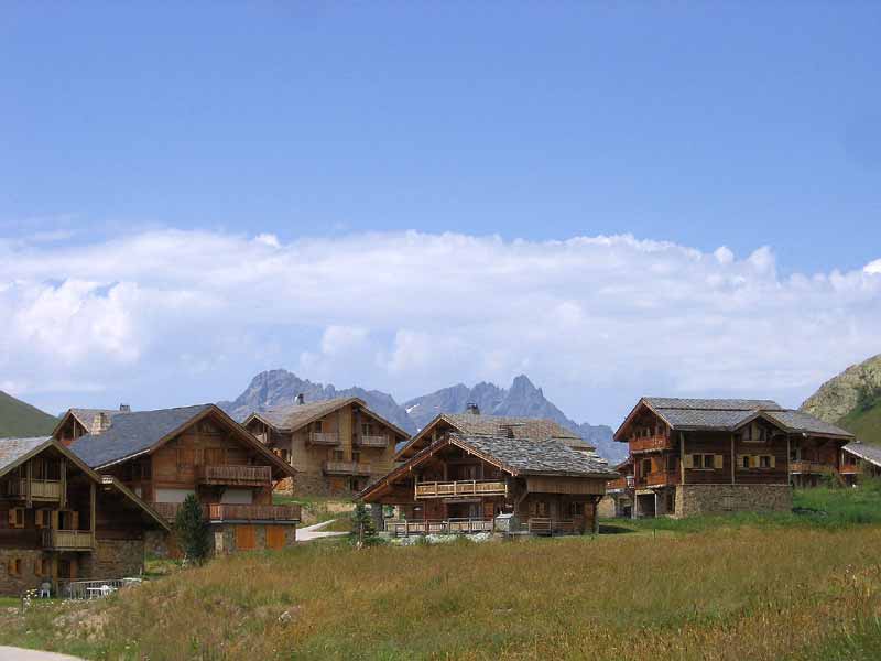 #30 Raid 4 jours : Chalets de Huez Héli/Altiport Raid 4 jours : Chalets de Huez Héli/Altiport