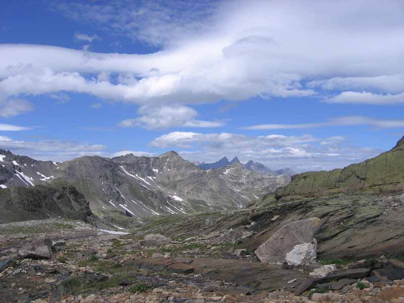 #13 Plan Borrel : Le gîte se trouve derrière les aiguilles d Plan Borrel : Le gîte se trouve derrière les aiguilles d'Arves!