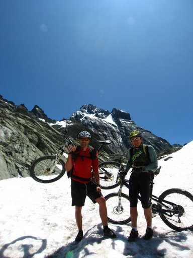 #1 col Valante : arrivée au col Valante, le Viso en arrière plan col Valante : arrivée au col Valante, le Viso en arrière plan