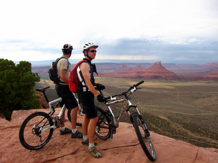 #5 Porcupine rim trail : la classique sur Castle Valley Porcupine rim trail : la classique sur Castle Valley