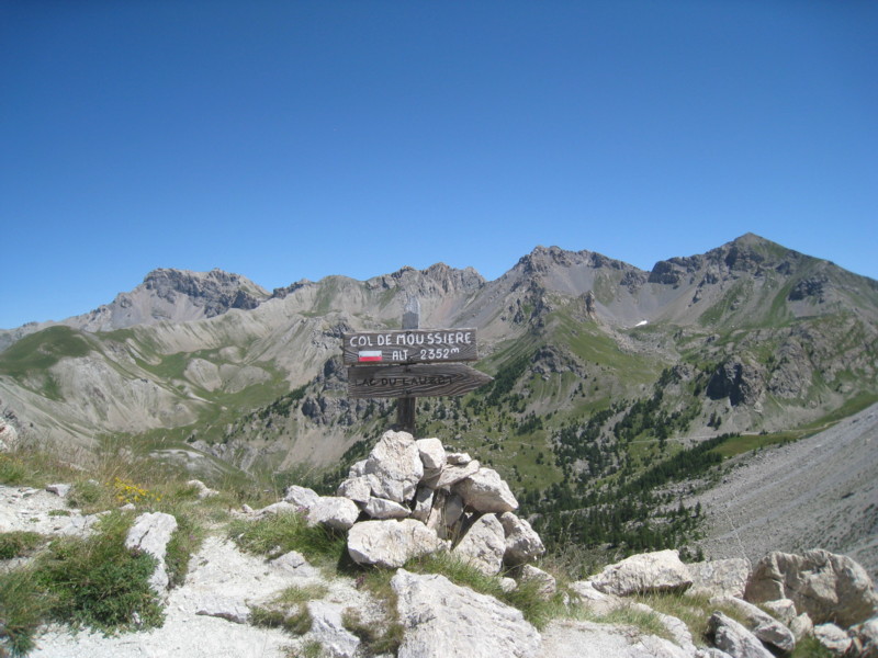 Le Col : depuis le Col de Moussière, les sommets du Queyras Ouest (Béal Traversier à gauche).
