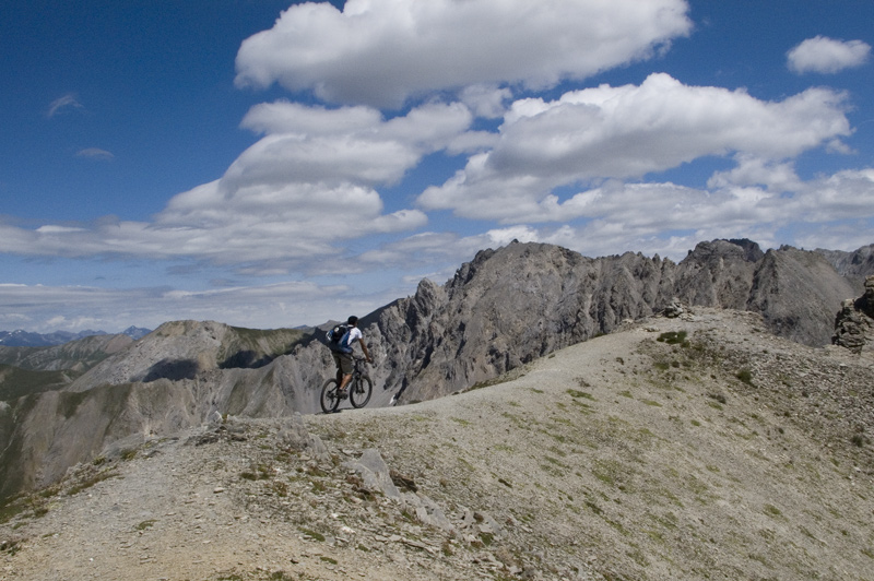 Tête de Girardin : Sommet et rues de nuages