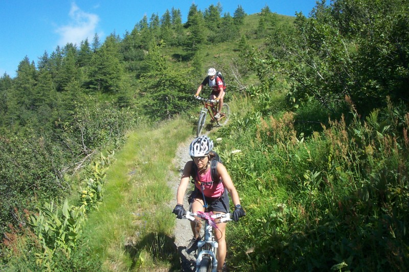 #17 Santa et M-Ci : Sur le sentier U 22 Santa et M-Ci : Sur le sentier U 22
