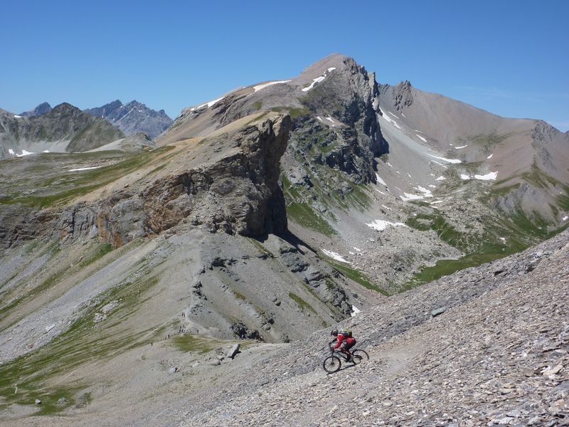 Monte Bellino : Descente du Monte Bellino sur le Colle de Bellino