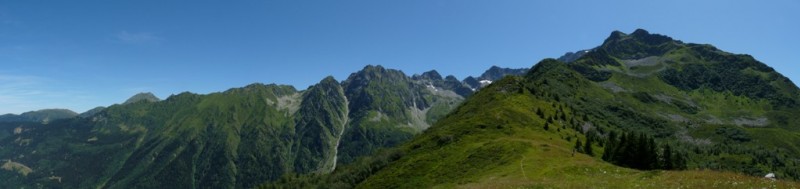 Panorama : Vue panoramique sur la montagne de l'Oule