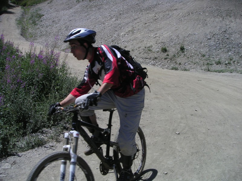 #5 Fin de la descente : Nico en termine avec la descente...Mais où est passée la baguette...? Fin de la descente : Nico en termine avec la descente...Mais où est passée la baguette...?