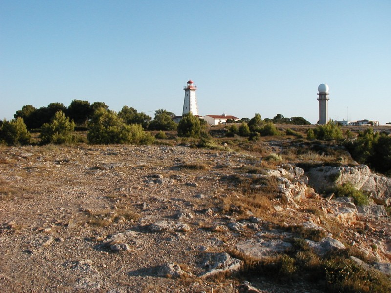 Le phare de Leucate : le début de la falaise