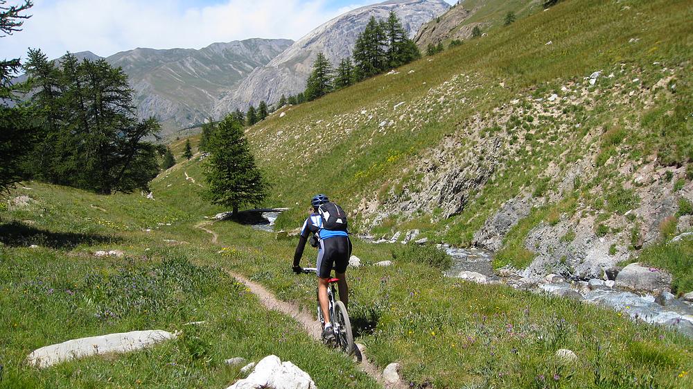 Un beau passage : au bord de l'eau