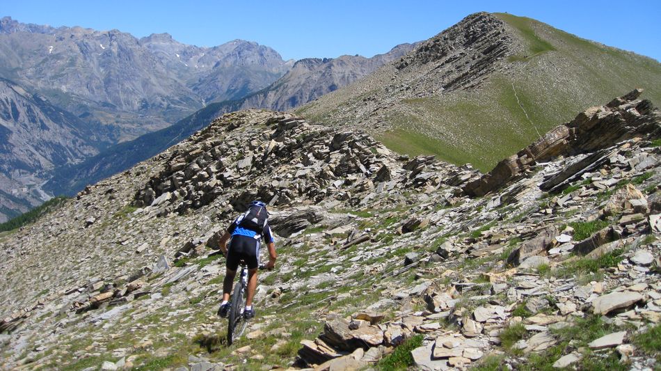 Descente freeride : Sous Costebelle avant de remonter sur Pointe Fine en face