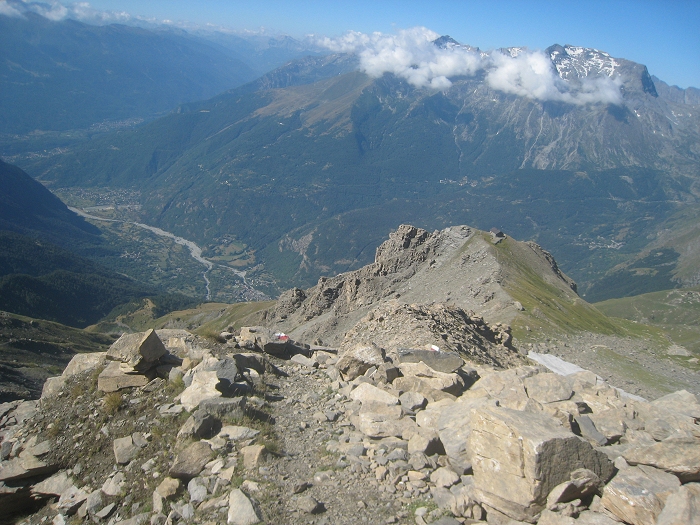 Sous le col de Novalèse : Avec vue sur le refuge Stellina.