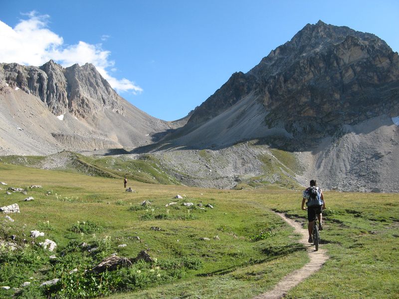 Col du Vallon : Dernier roulage avant le dernier portage!