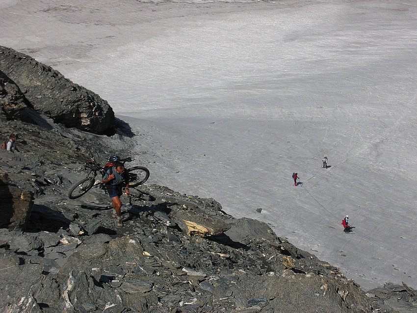 #13 Sassière : Cycliste, randonneurs et alpinistes: l Sassière : Cycliste, randonneurs et alpinistes: l'entente cordiale