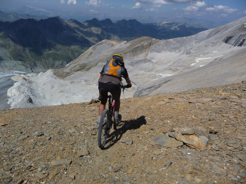 Barrhorn : Au-dessus de la moraine