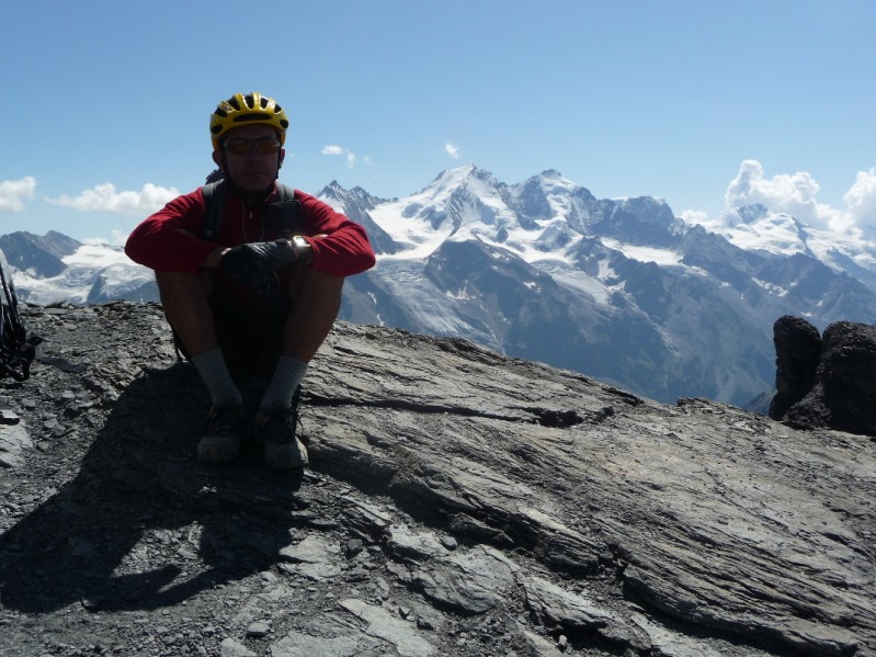 #28 Barrhorn : Pierre posant au sommet de "son 3000" du Valais !! Barrhorn : Pierre posant au sommet de "son 3000" du Valais !!