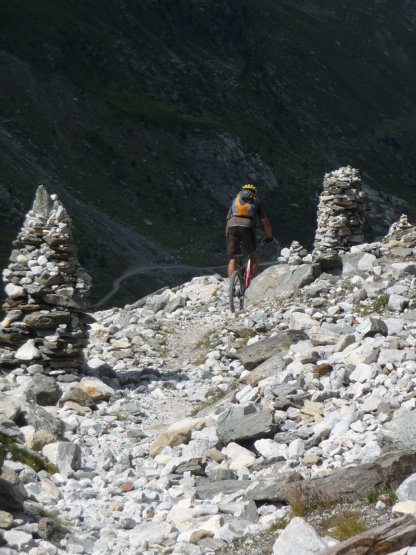 Barrhorn : Pierre dans le "sentier des cairns"