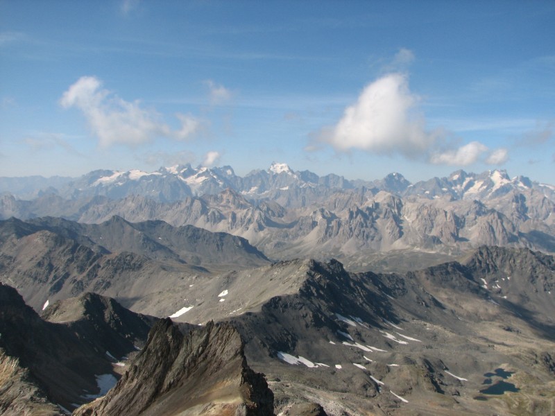 MONT THABOR : Vue vers l'Ouest...Ecrins, etc...