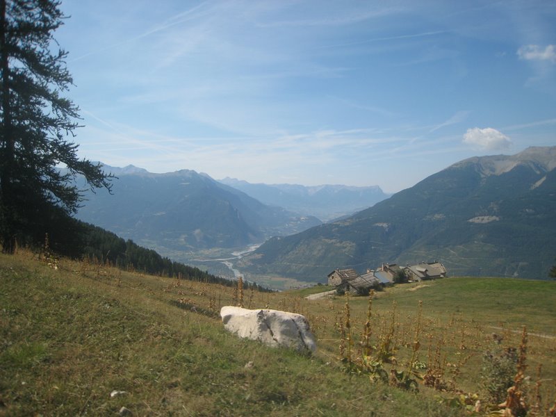 #1 Moussière : Vue sur le hameau de Moussière dans la montée Moussière : Vue sur le hameau de Moussière dans la montée