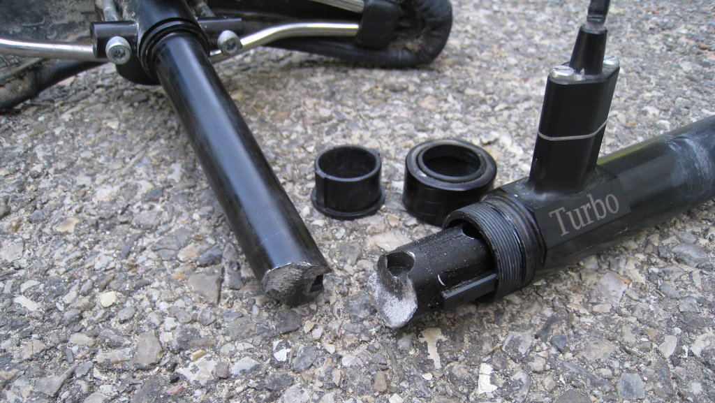 #1 Gravity dropper turbo cassée ! : hum... 4 inch, 3 positions... ca a cassé au niveau de l Gravity dropper turbo cassée ! : hum... 4 inch, 3 positions... ca a cassé au niveau de l'encoche de la position intermédiaire... quoi c'est réservé aux poids plumes ?? :(