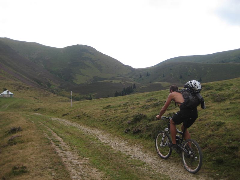 Cabane de Salode : Les montagnes couvertes de serpolet se rapprochent!