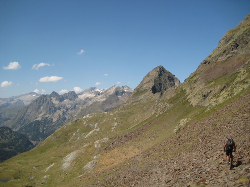 Picade > Vénasque : La pic de Sauvegarde ressort bien.