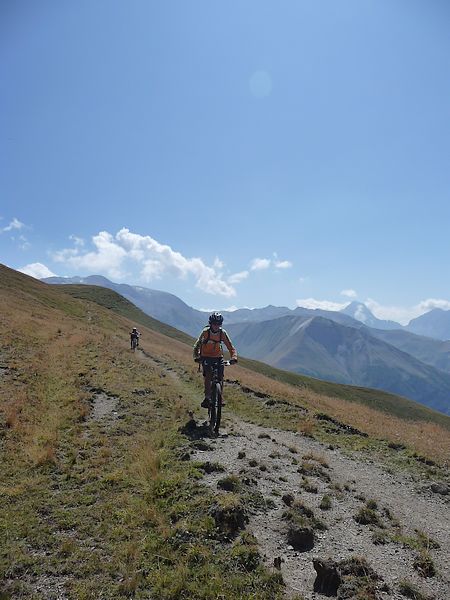 #5 Les Clots : Départ de la descente des Clots avant de tourner vers Besse Les Clots : Départ de la descente des Clots avant de tourner vers Besse