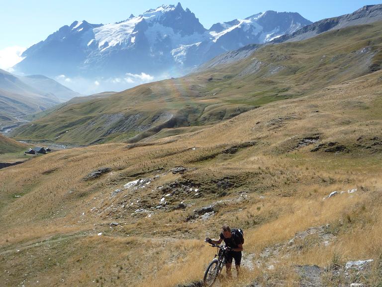 #2 Debut du poussage : Dan qui redécouvre le plaisir de la marche à pied après ces dernières années de vélo de route! Debut du poussage : Dan qui redécouvre le plaisir de la marche à pied après ces dernières années de vélo de route!