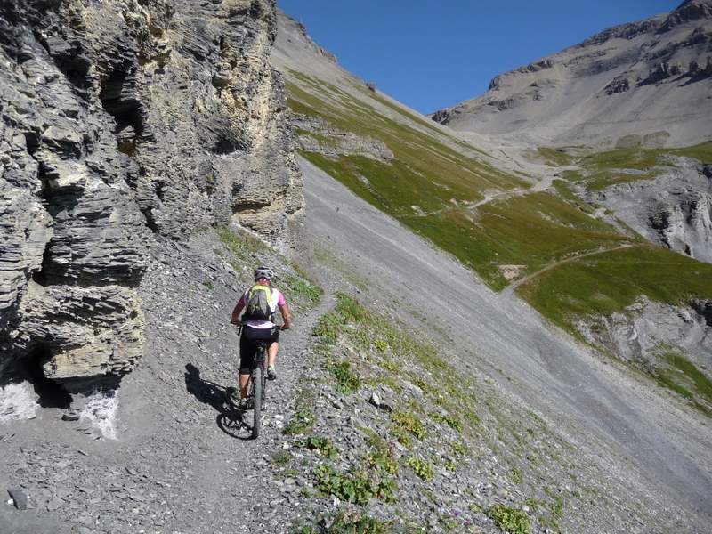 Wildstrubel : Montée vers la Plaine Morte après la cab. des Violettes