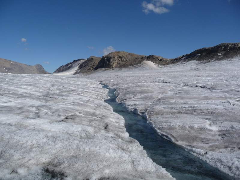 Wildstrubel : Le glacier de la Plaine Morte et le Schneehorn au fond