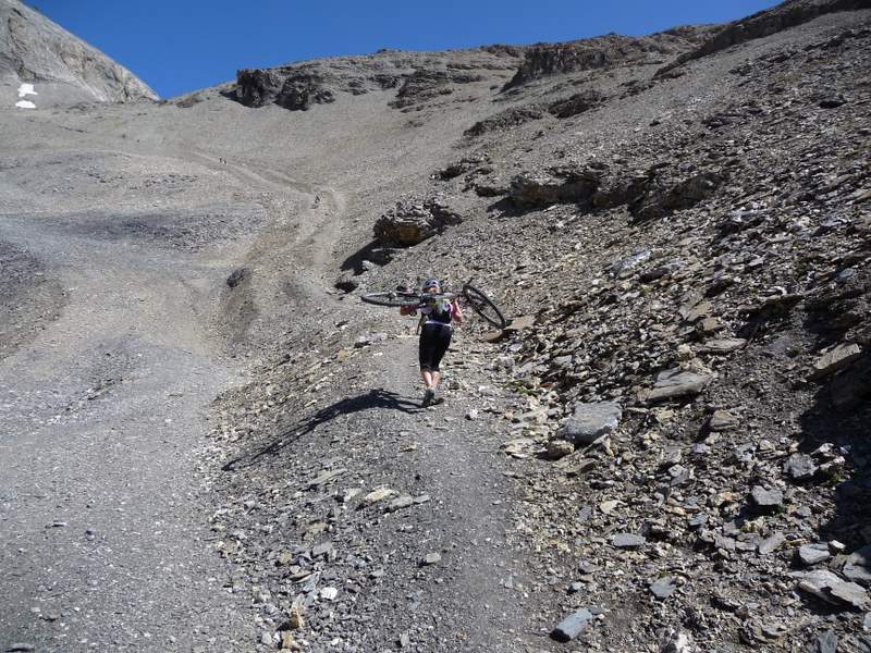 #3 Wildstrubel : Un court portage pour accéder au col du Sex Mort Wildstrubel : Un court portage pour accéder au col du Sex Mort