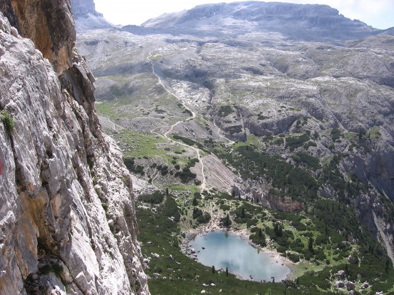 #12 Dolomites-Forca Lagazuoi : Lé de Lagacio et piste de remontée (via 20) sur le Forca Lagazuoi. Dolomites-Forca Lagazuoi : Lé de Lagacio et piste de remontée (via 20) sur le Forca Lagazuoi.