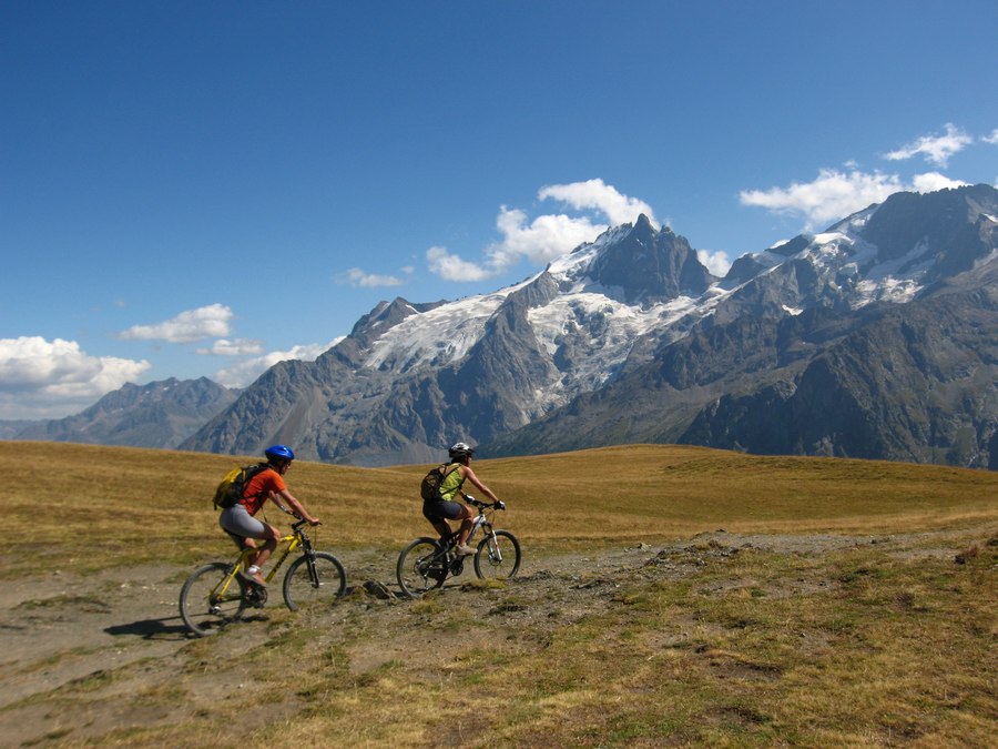 Emparis : Gazelles de l'Oisans, chasse gardée