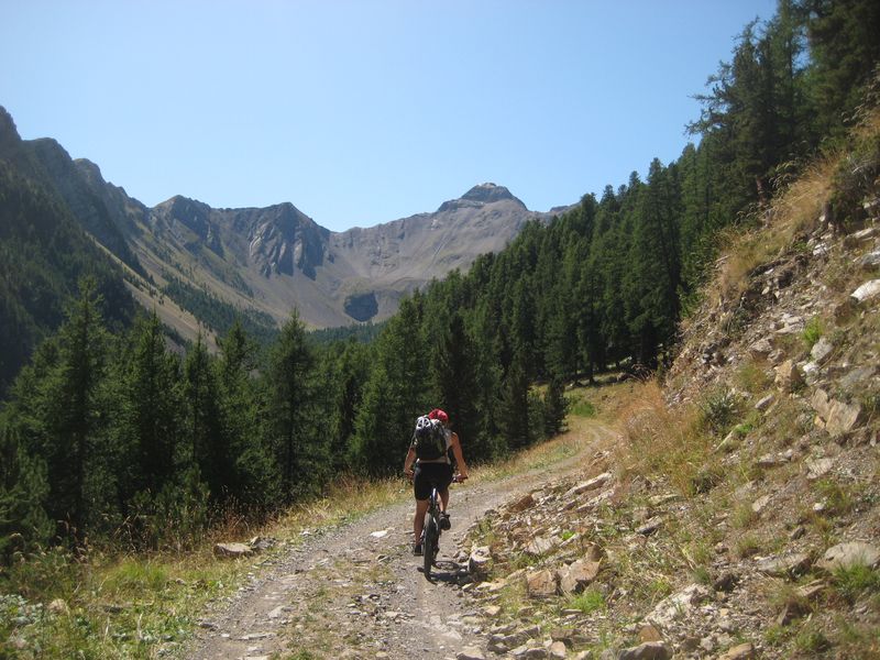 #2 Vallon de Siguret : Le Pouzenc se dévoile à nos yeux. Vallon de Siguret : Le Pouzenc se dévoile à nos yeux.