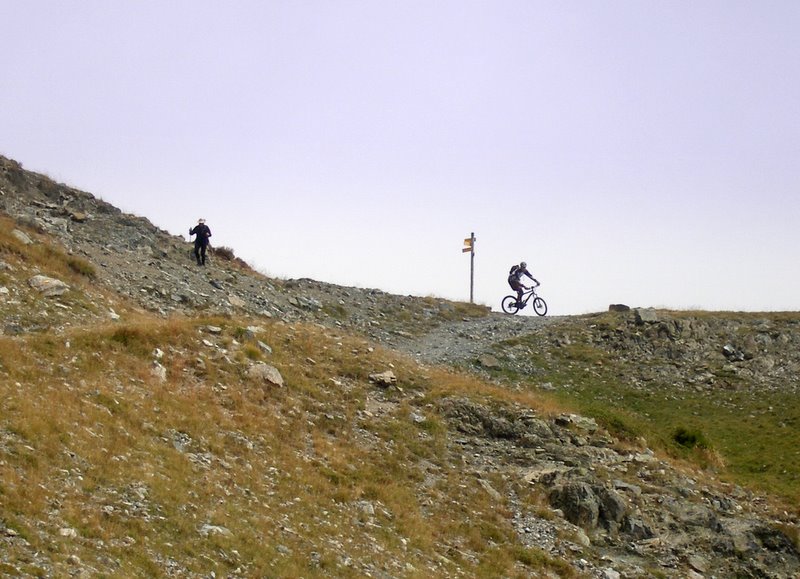 Col de la botte : Attaque de la descente coté col de la botte. Bonjour et merci à tout les marcheurs qui sont souvent dubitatifs