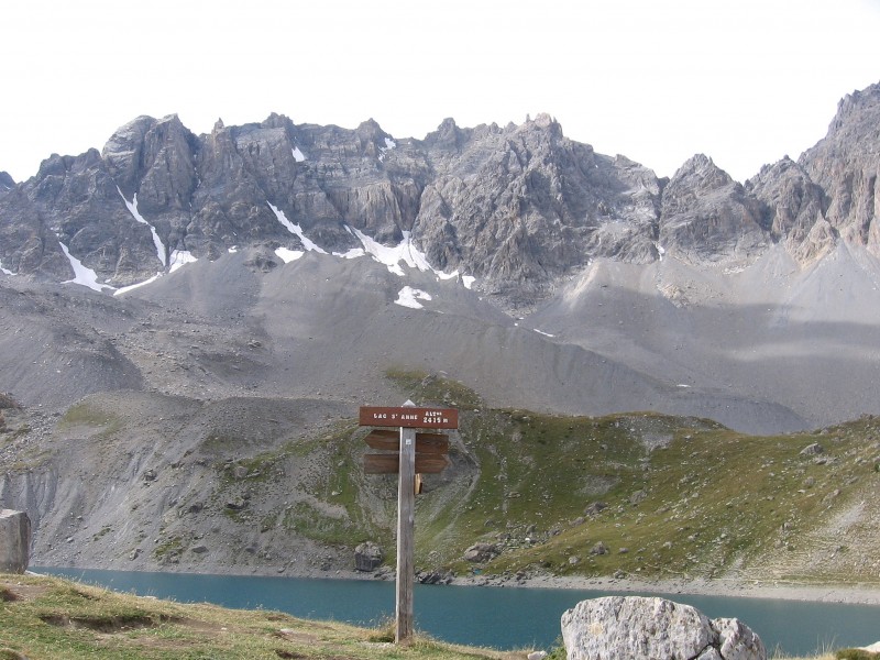 Queyras.Tête de Girardin : Lac St Anne sur fond de Pics de la Font Sancte.