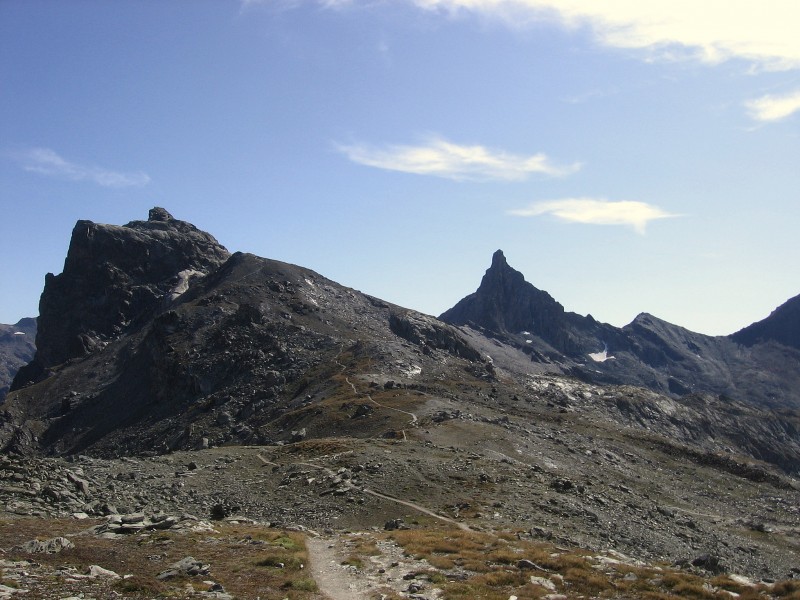 Queyras.Tour du Pain de Sucre : Rocca Bianca (3059m), Tête des Toillies (3175m) et Col de la Noire (2955m)